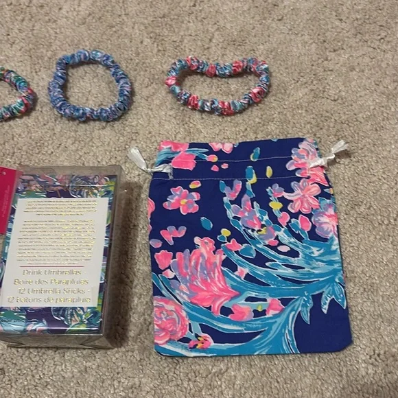 ✨FINAL HR TO BUY✨ Lilly Pulitzer Bundle Scrunchies Dust Bags Drink Umbrellas GWP - Picture 7 of 8
